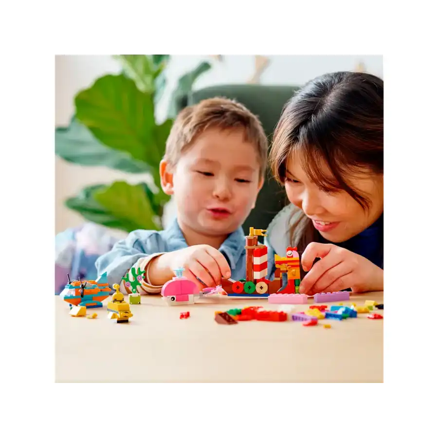 LEGO Divertimento creativo sull’oceano 11018