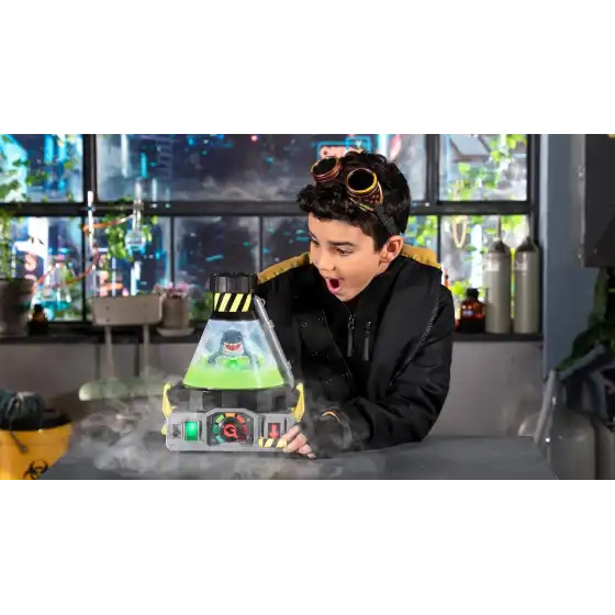 Beast Lab, Laboratorio Esperimenti Slime per la Creazione Squalo Bestia 20 cm con Luci, Suoni e Accessori