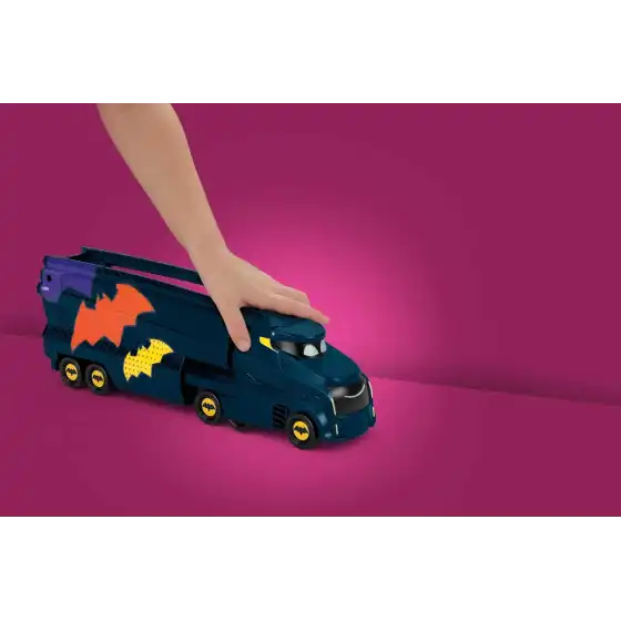 Fisher-Price DC Batwheels - Bat-Autotreno playset Autotreno con rampa e veicolo Bam Batmobile in scala 1:55 incluso HMX07