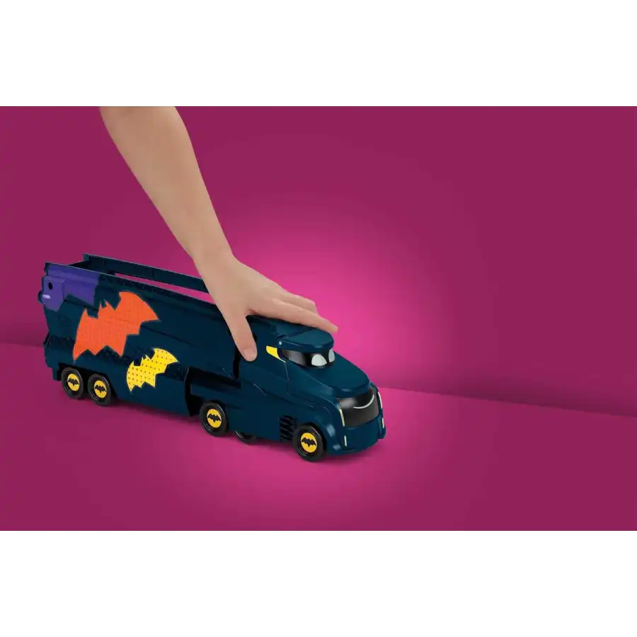 Fisher-Price DC Batwheels - Bat-Autotreno playset Autotreno con rampa e veicolo Bam Batmobile in scala 1:55 incluso HMX07